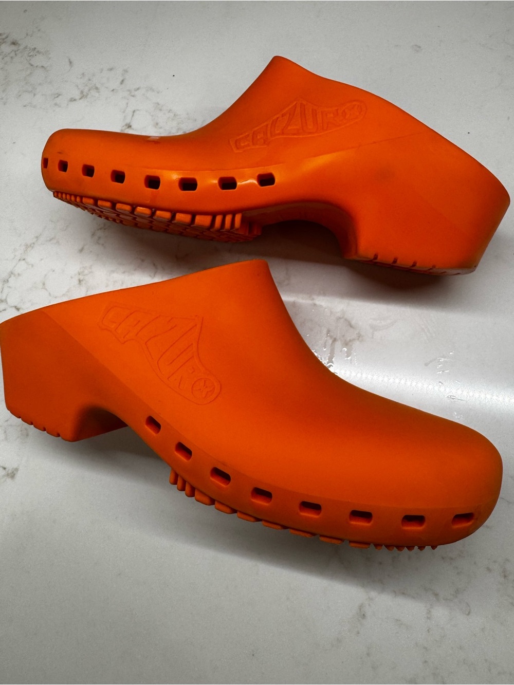 Calzuro classic slip on clogs, no holes size 40